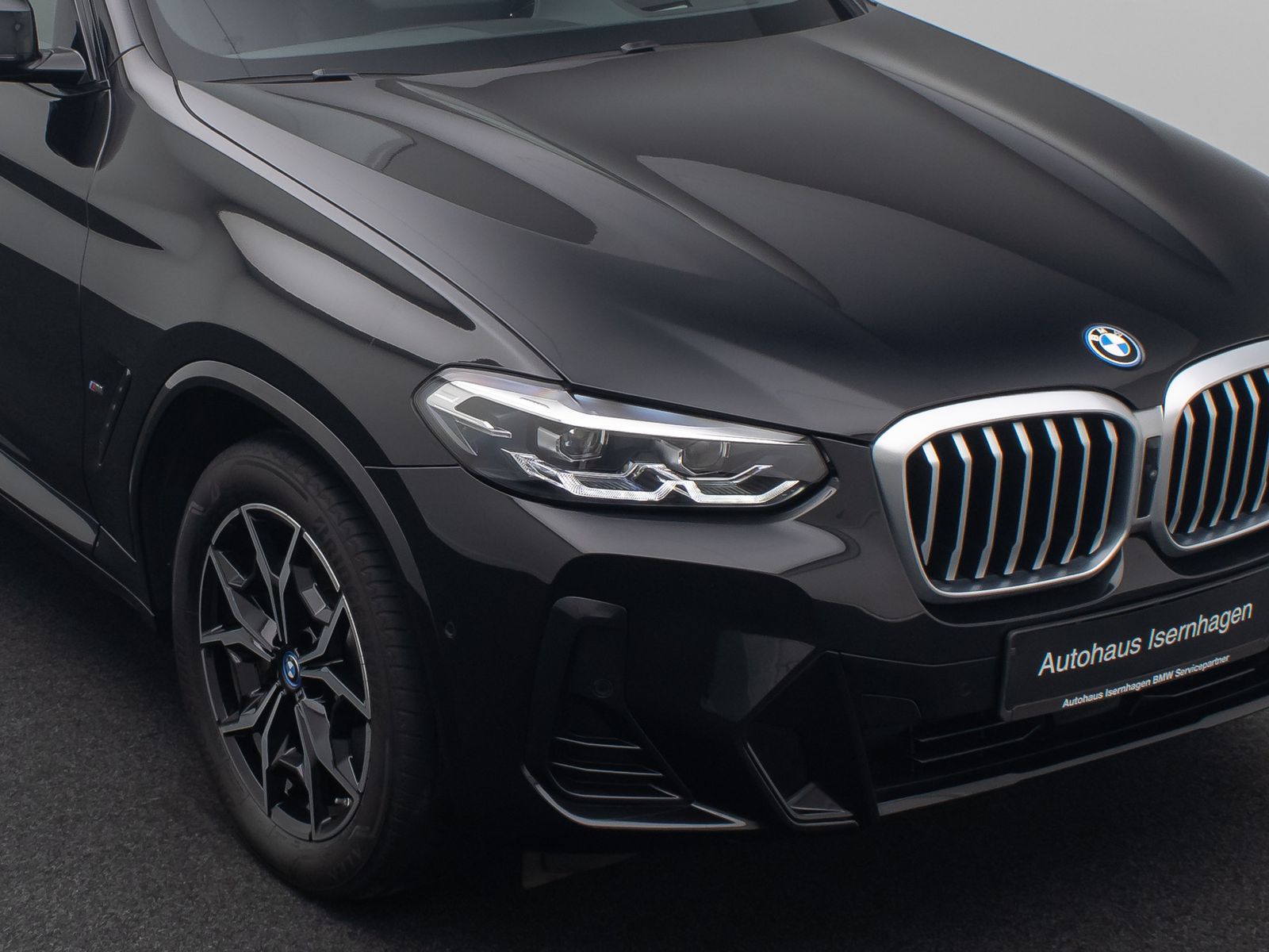 Fahrzeugabbildung BMW X3 xD30e M Sport Komfort AHK HUD DAB 360°HiFi