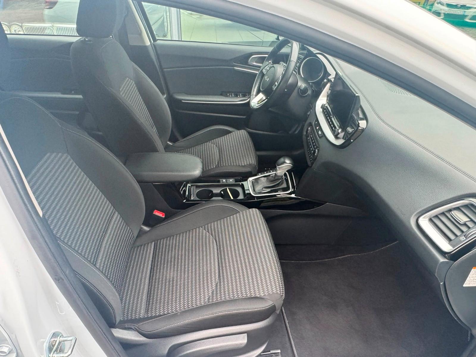 Kia Ceed Sportswagon Plug-in Hybrid Vision
