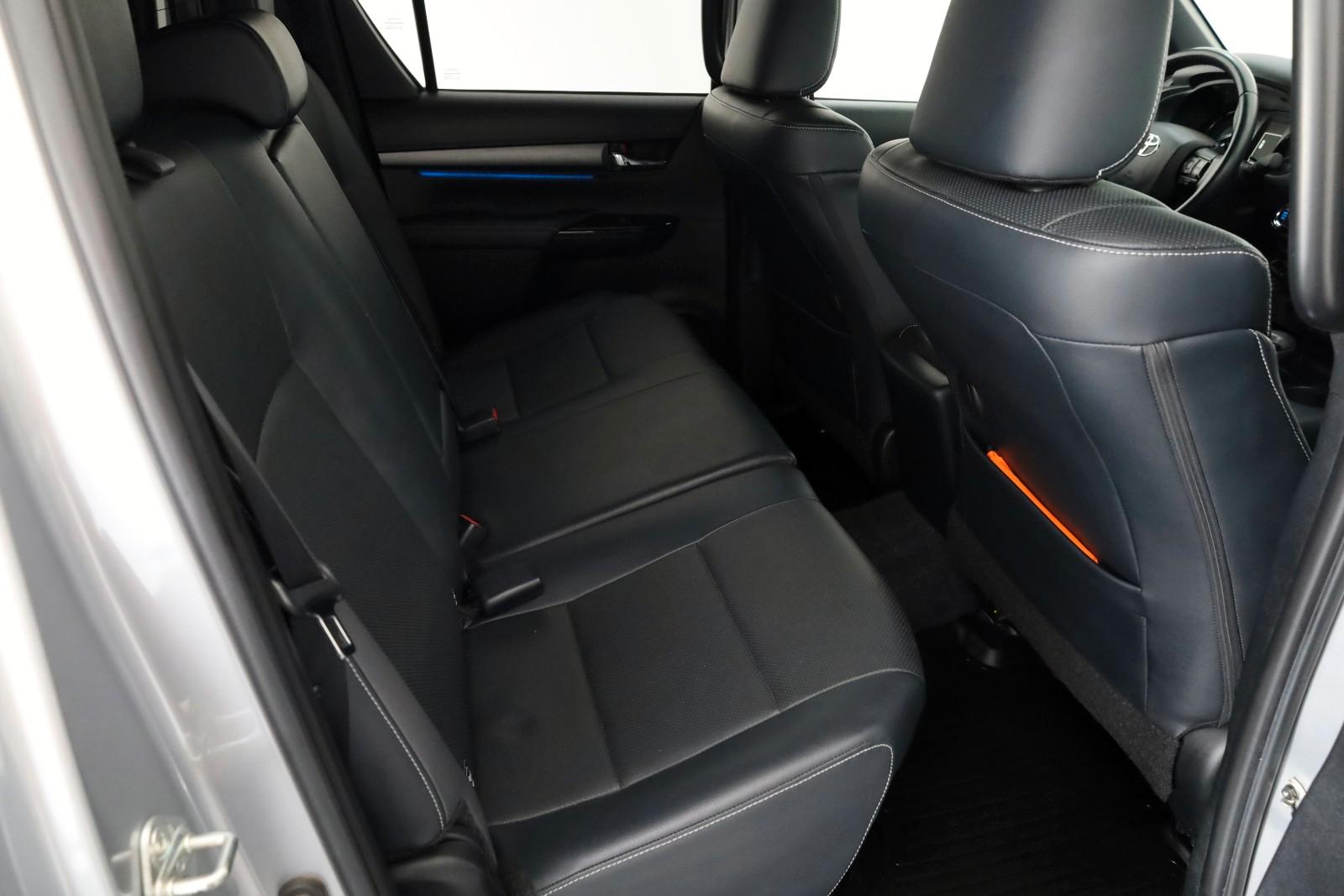 Toyota Hilux 2.8 D-4D Invincible, CarPlay, HardTop, AHK