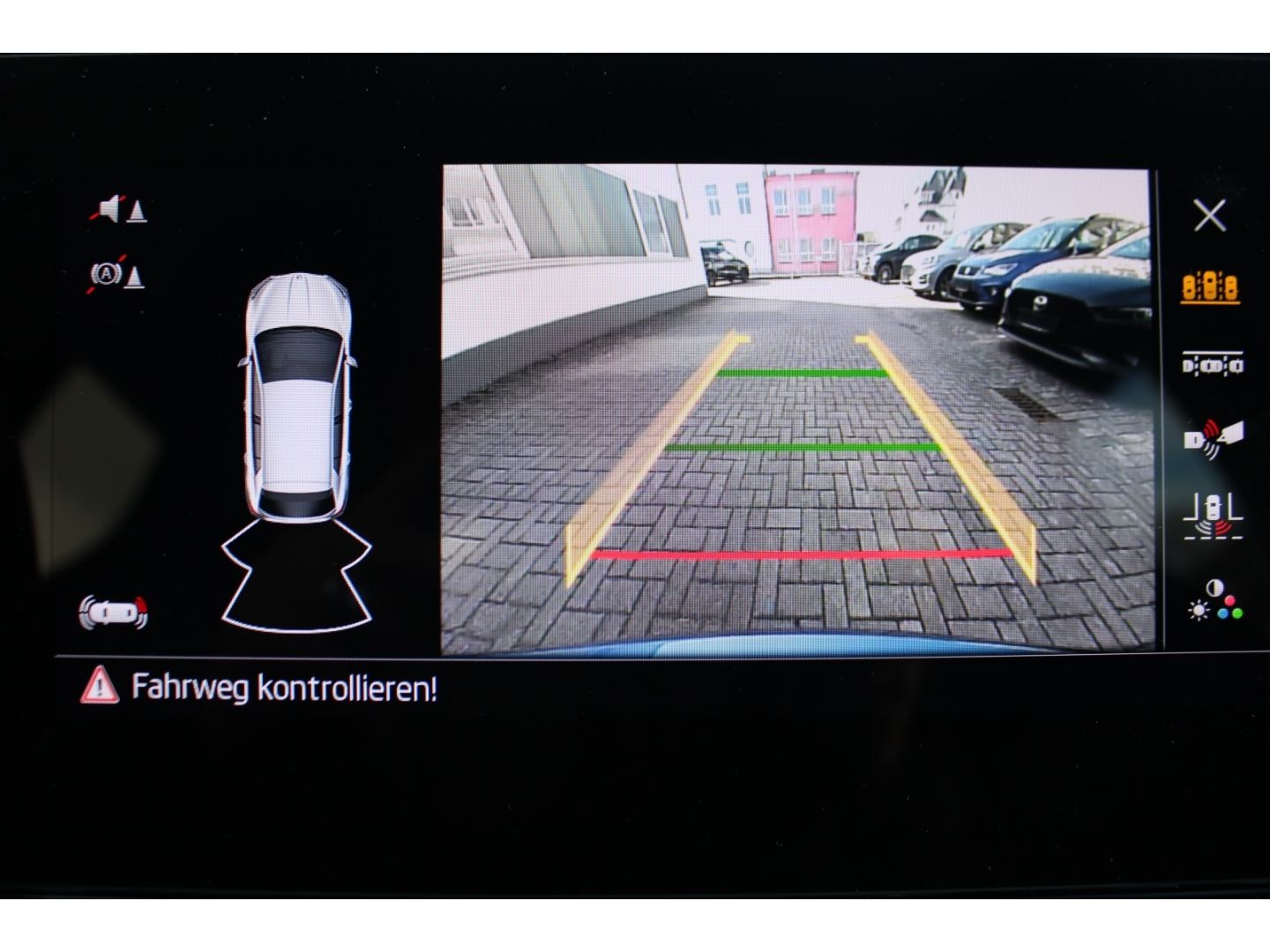 Fahrzeugabbildung SKODA Fabia Selection Drive Plus 1,0 TSI LED Full Link
