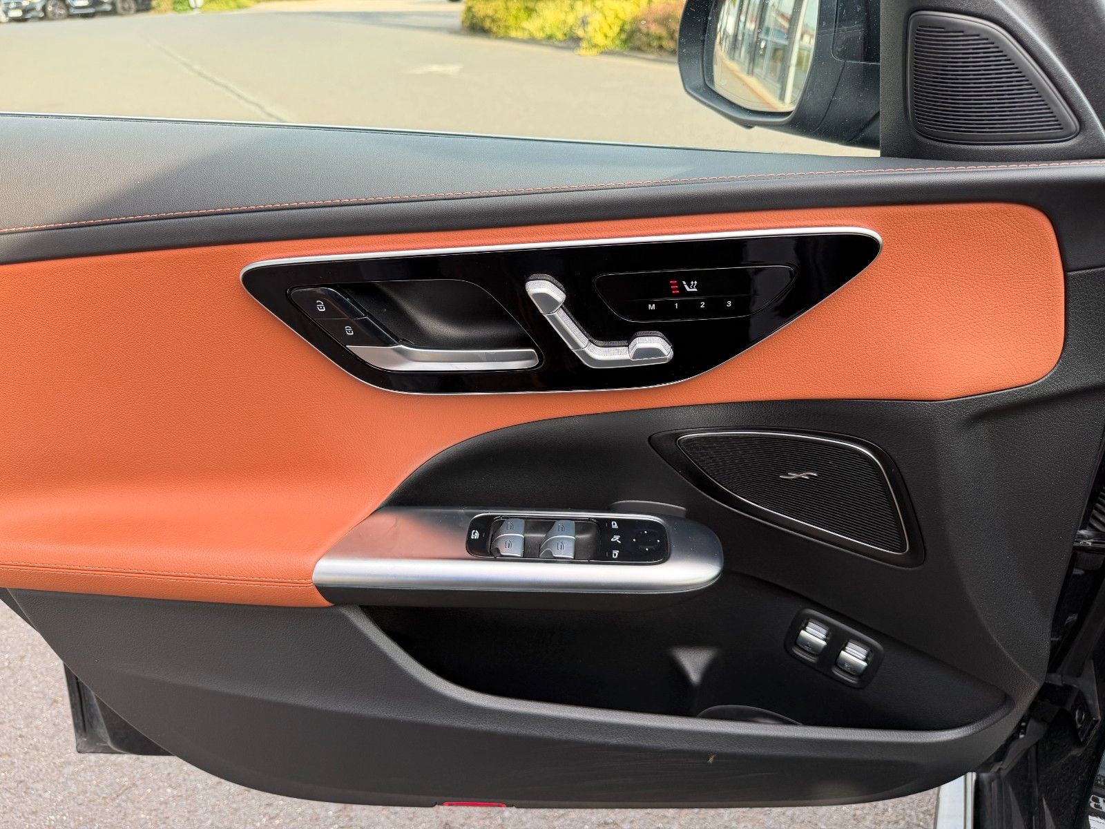 Fahrzeugabbildung Mercedes-Benz C 300 T e AMG HUD+AHK+360°+Digital+Memory+LenkAs