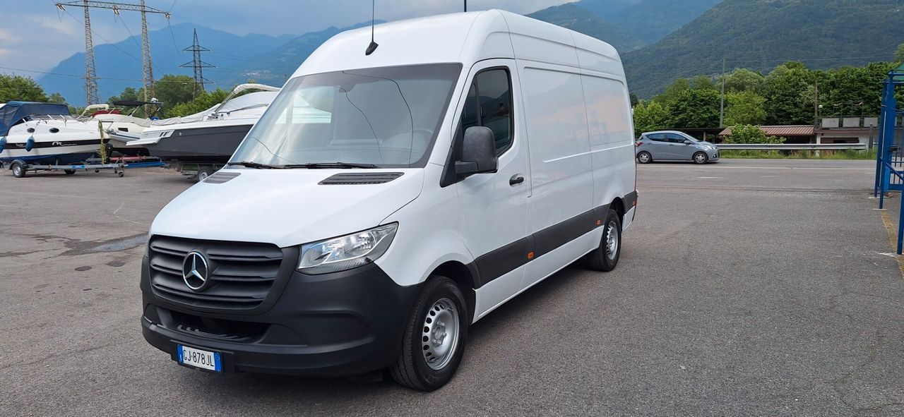 MERCEDES-BENZ Mercedes-benz Sprinter F37/33 311 CDI RWD TA Fur
