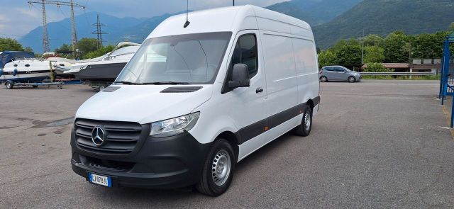 MERCEDES-BENZ Mercedes-benz Sprinter F37/33 311 CDI RWD TA Fur
