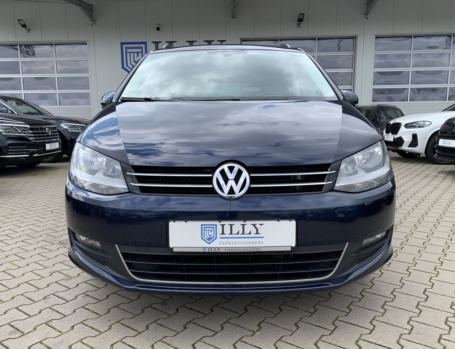 Fahrzeugabbildung Volkswagen Sharan 2.0 TDI*Comfortline*AHK*7 Sitze*Navi*Temp