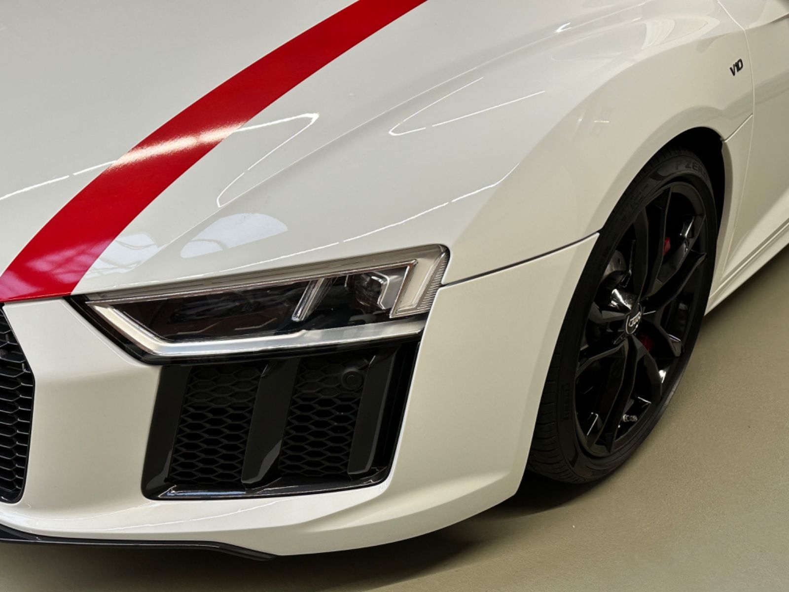 Fahrzeugabbildung Audi R8 5.2 FSI RWS S tronic/ 1 of 999 /