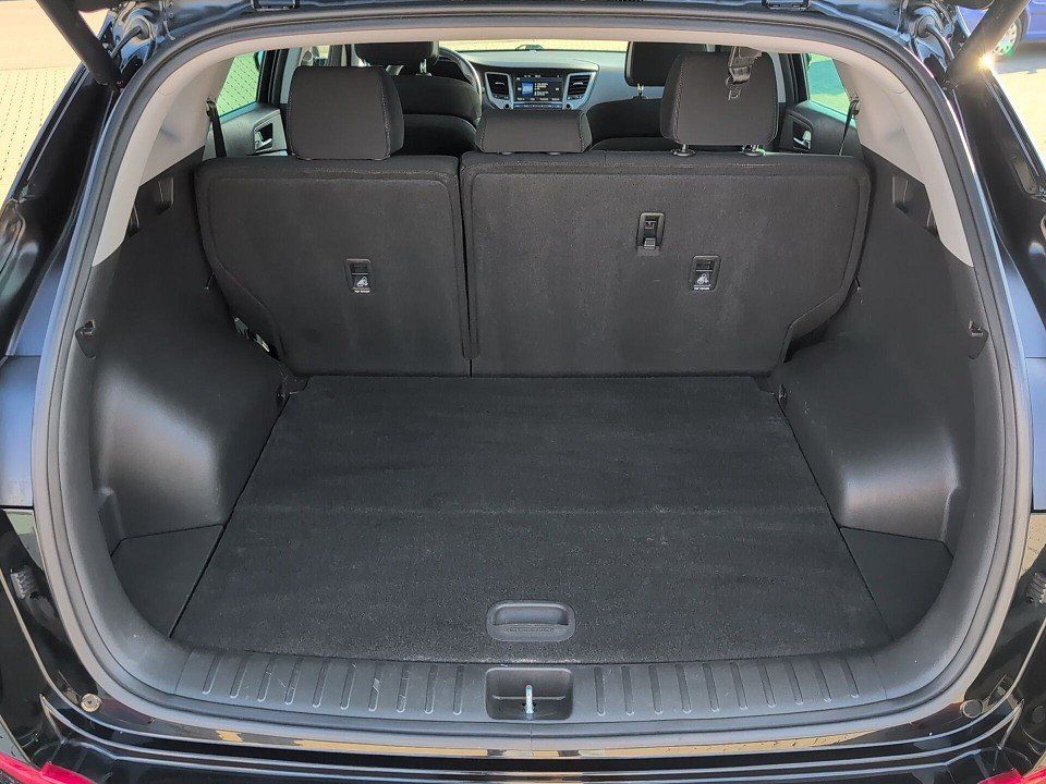 Fahrzeugabbildung Hyundai TUCSON 1.6T 4WD PREMIUM GARANTIE NAVI+KAM+4xSHZ+
