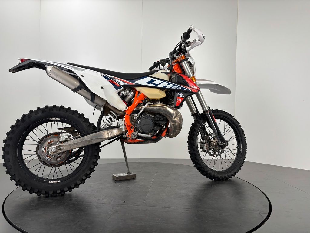 Fahrzeugabbildung KTM 300 EXC SIX-DAYS *EXCEL RÄDER *38,7 H *2.HAND