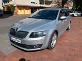 Skoda Octavia 1.8 TSI Style / StdHzg, Xenon, Led, Navi - Skoda Octavia mit Benzin-Antrieb: Leder, Standheizung