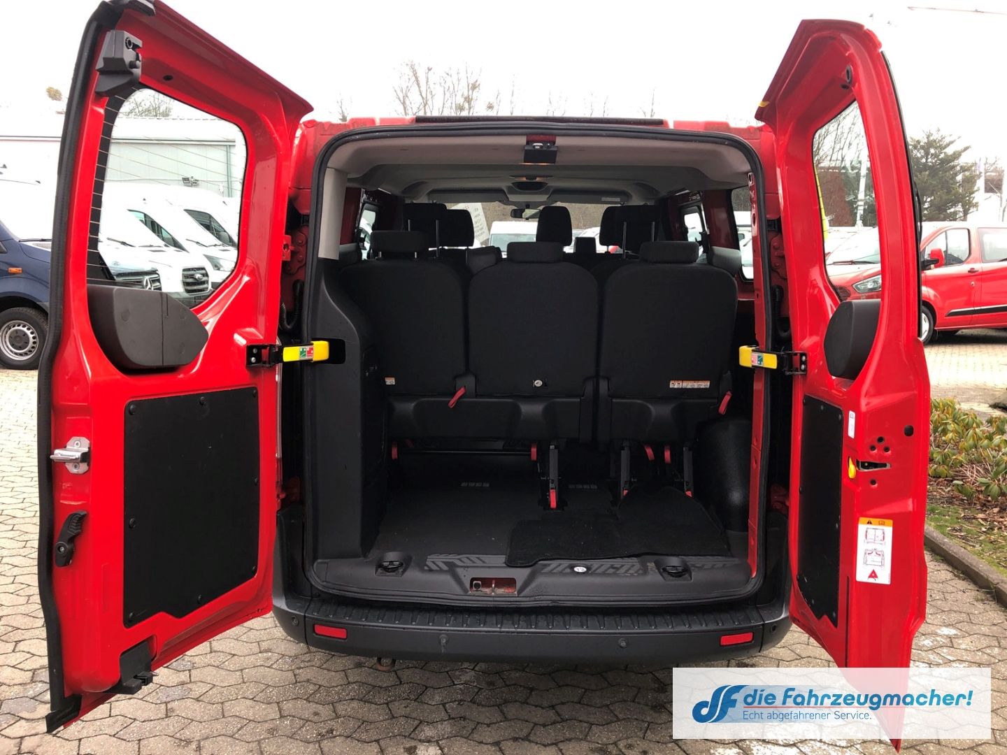 Fahrzeugabbildung Ford Transit Custom Kombi 300 L1 2.2 TDCi *2271 Expor