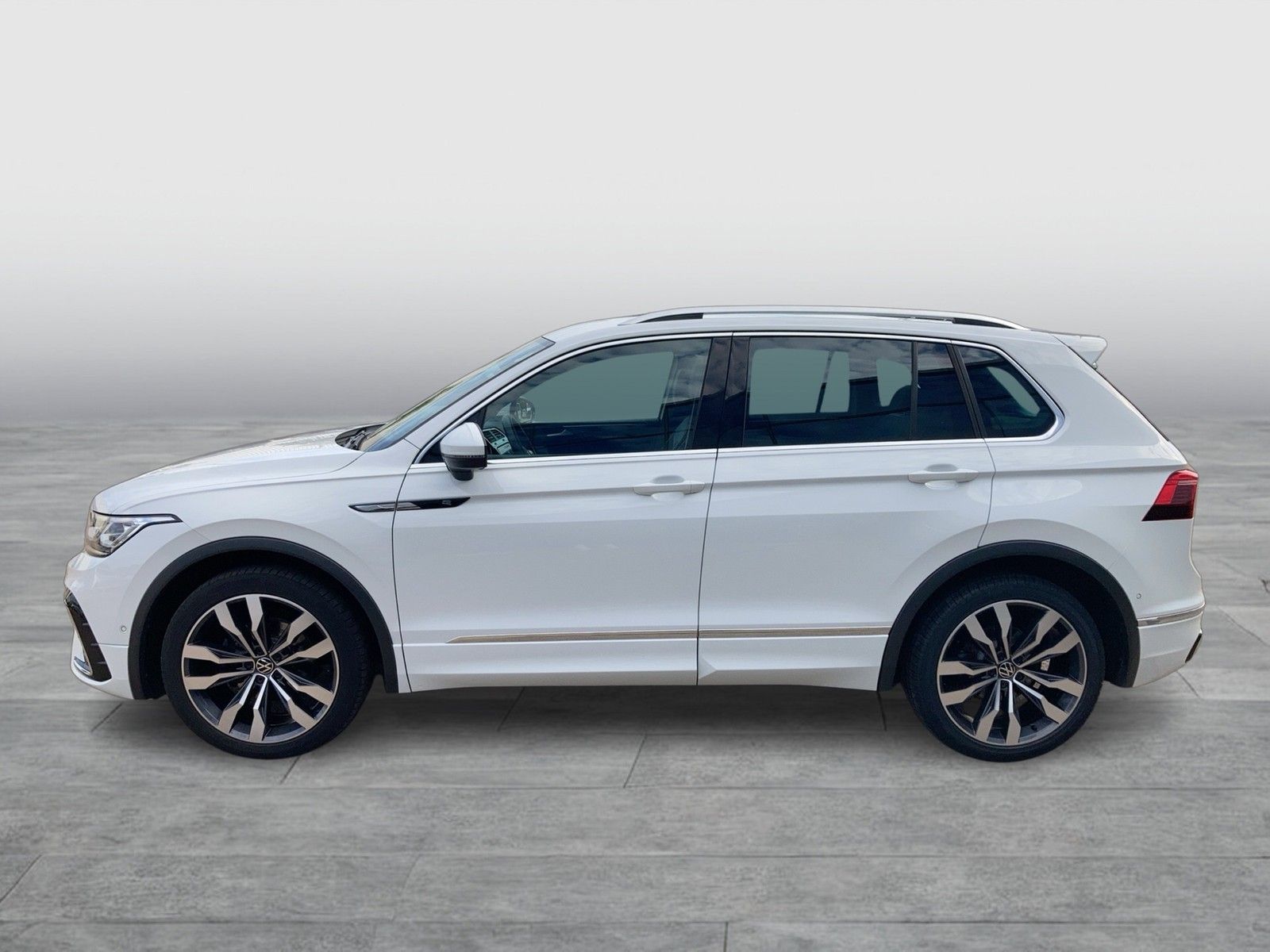 Fahrzeugabbildung Volkswagen Tiguan TDI R-Line DSG Matrix Navi AHK STH PDC