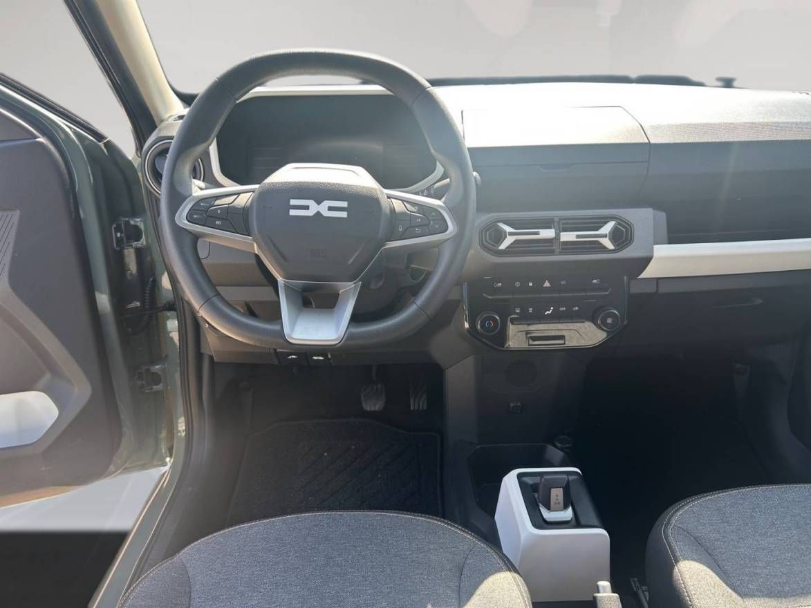 Fahrzeugabbildung Dacia Spring Essential ELECTRIC 45