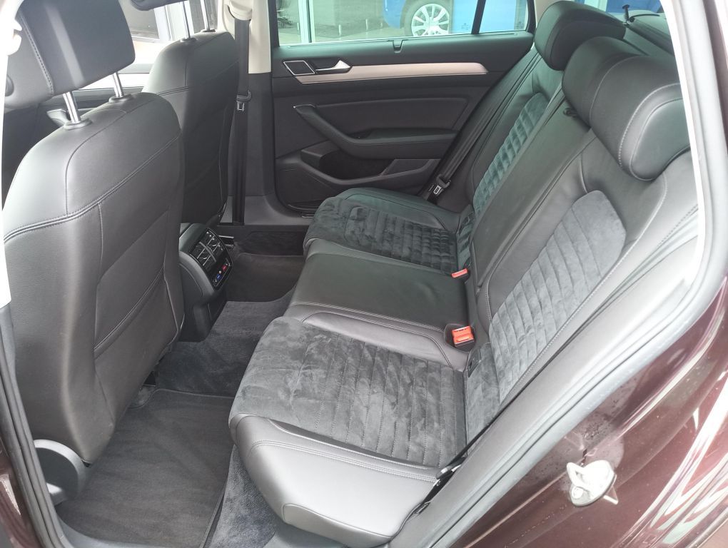 Fahrzeugabbildung Volkswagen Passat Variant Highline 1.8 TSI DSG+Standh+AHK+