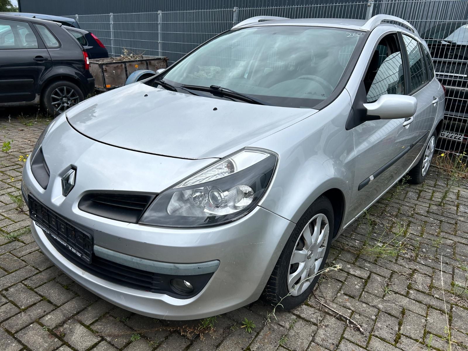 Renault Clio 2008 — rear view