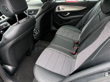 Mercedes-Benz E 350 4Matic Avant.+Allterain+ILS+Kamera+Distr.
