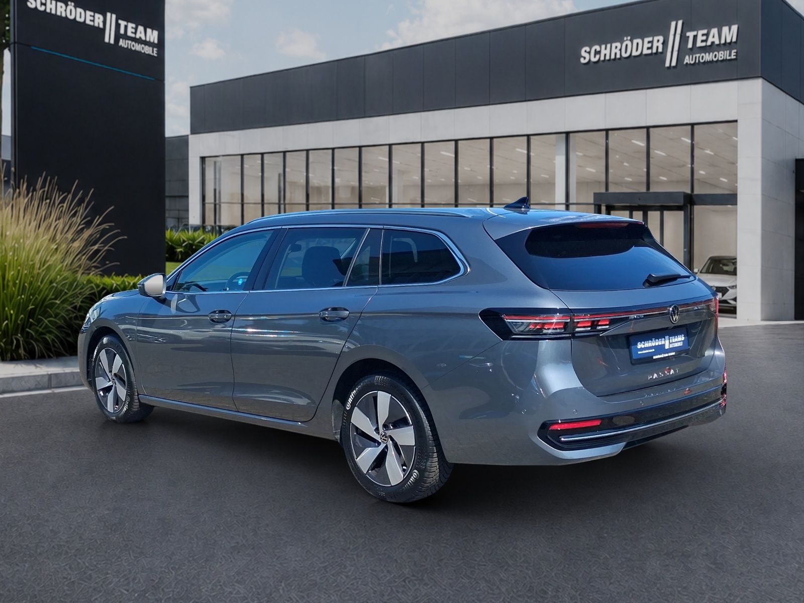 Volkswagen Passat Variant 2.0 l TDI DSG Elegance Head-Up Di foto 3