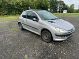 Peugeot 206 1.4 Premium 75 Premium - Peugeot 206 Premium mit Benzin-Antrieb