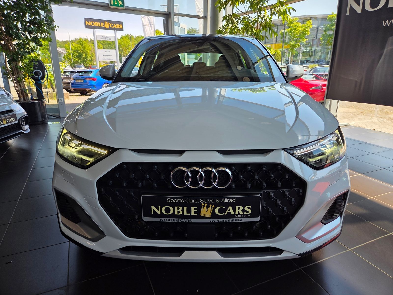 Fahrzeugabbildung Audi A1 citycarver 30 TFSI LED GRA NAV PDC SHZ ALU