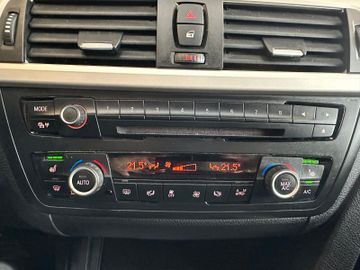 BMW 320 d Limousine *2. Hand*Klima*SHZ*Navi*DAB*HUD*