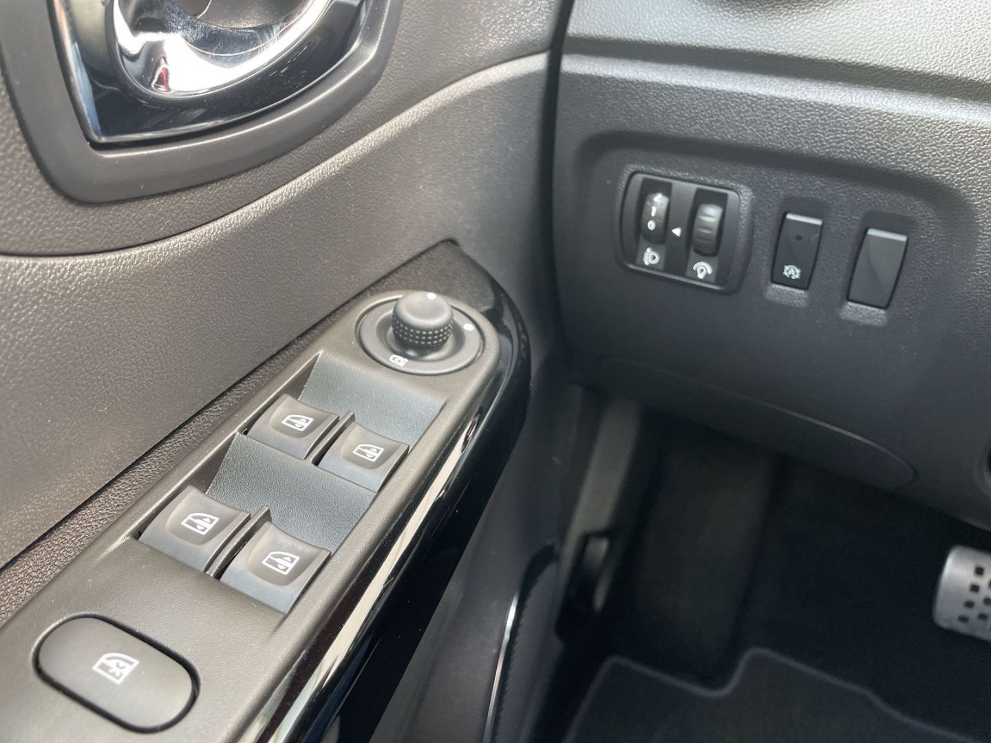 Captur 1.2 TCe 120 X-MOD ENERGY Kamera/GRA/Navi/