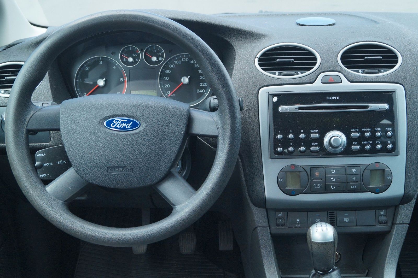 Fahrzeugabbildung Ford Focus Lim. Trend