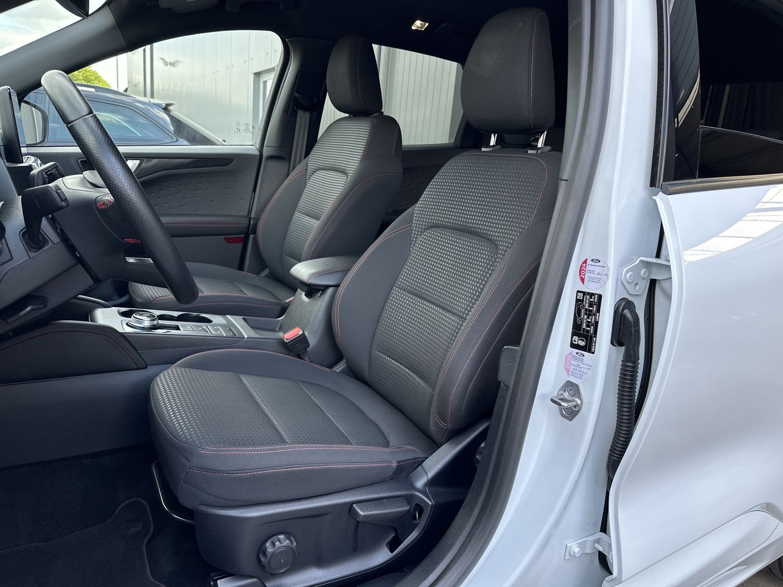 Fahrzeugabbildung Ford Kuga 2.5 PHEV ST-Line NAV+LED+KAMERA+DAB+18ZOLL