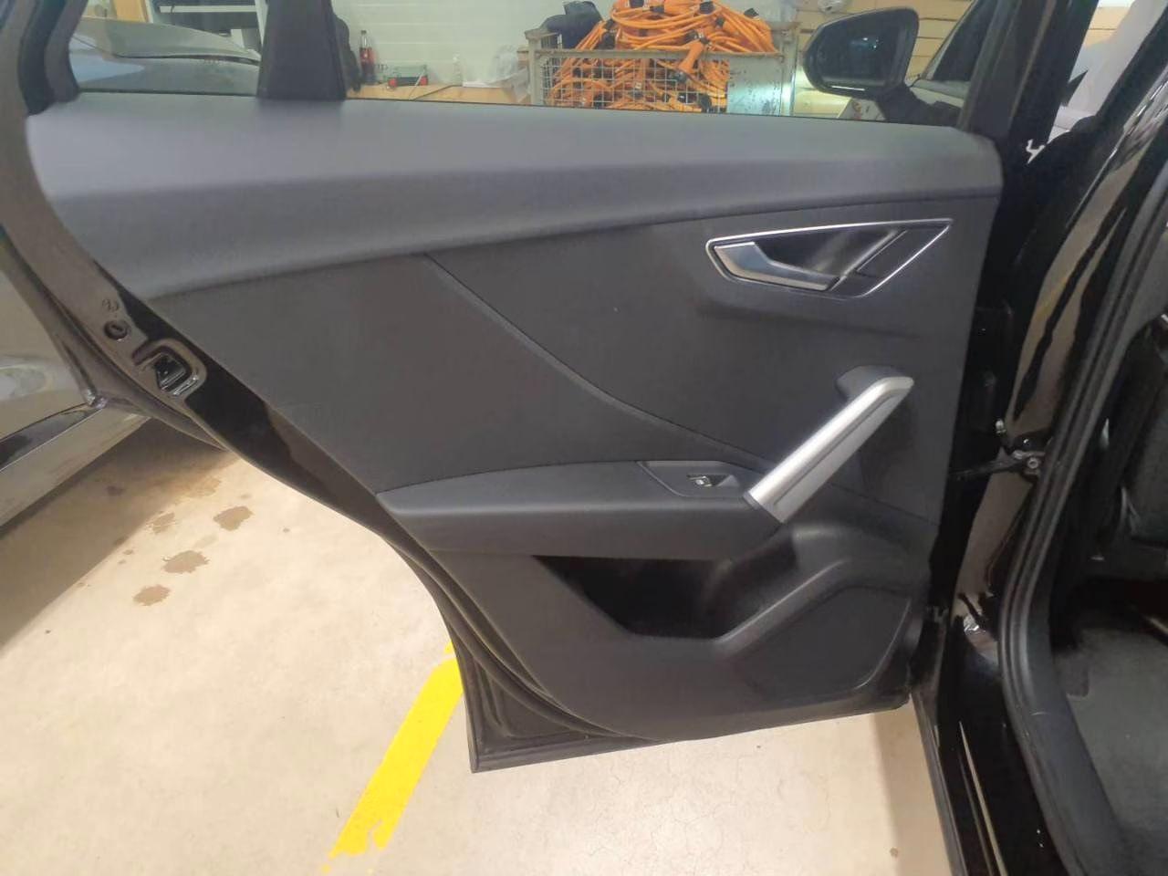 Audi Q2 35 TFSI S tronic Black inkl. WR R-Cam Naviplu, миниатюра 8
