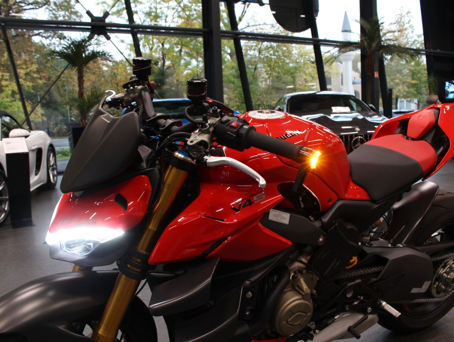 Fahrzeugabbildung Ducati Streetfighter V4 S* Carbon Umbau*1.Hand*TOP