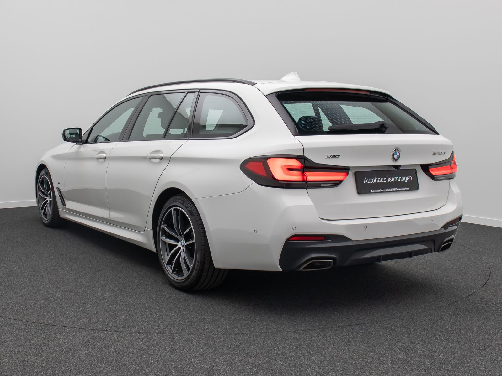 Fahrzeugabbildung BMW 540d xD M Sport Alarm AHK Kamera DAB Parkassist