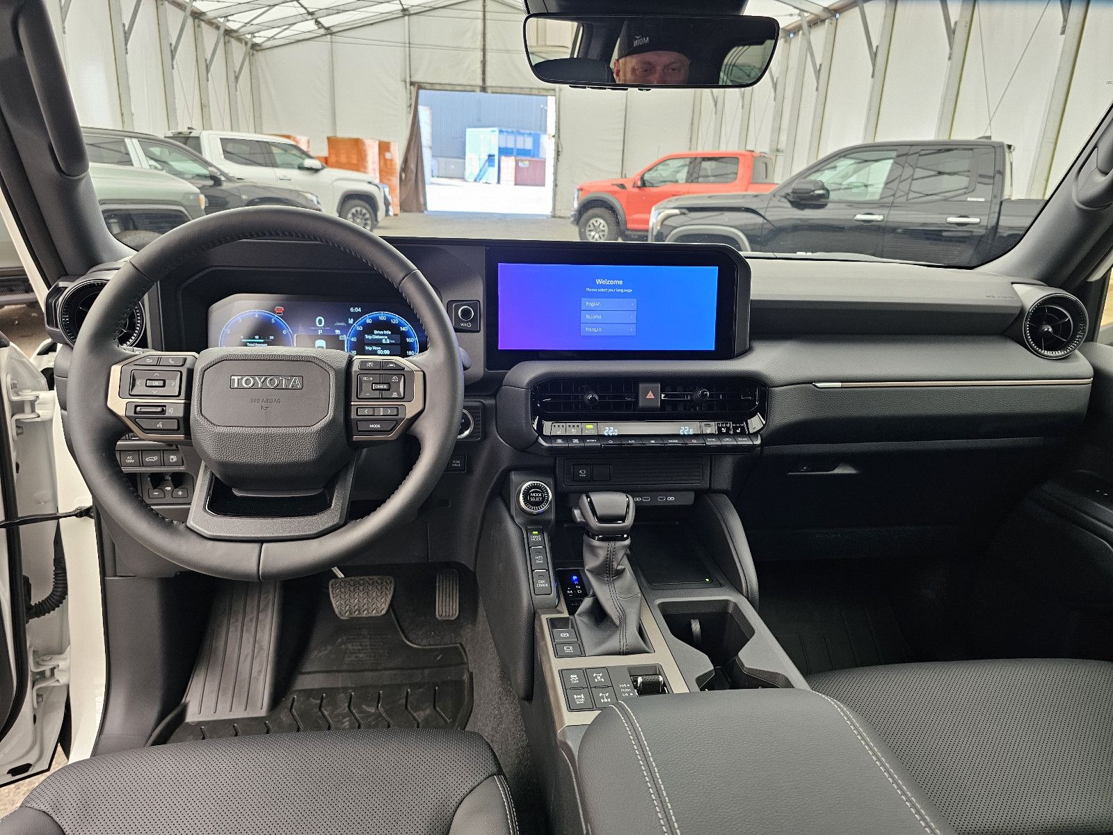 Fahrzeugabbildung Toyota Land Cruiser Premium Hybrid T1 72.000EUR! Stock!