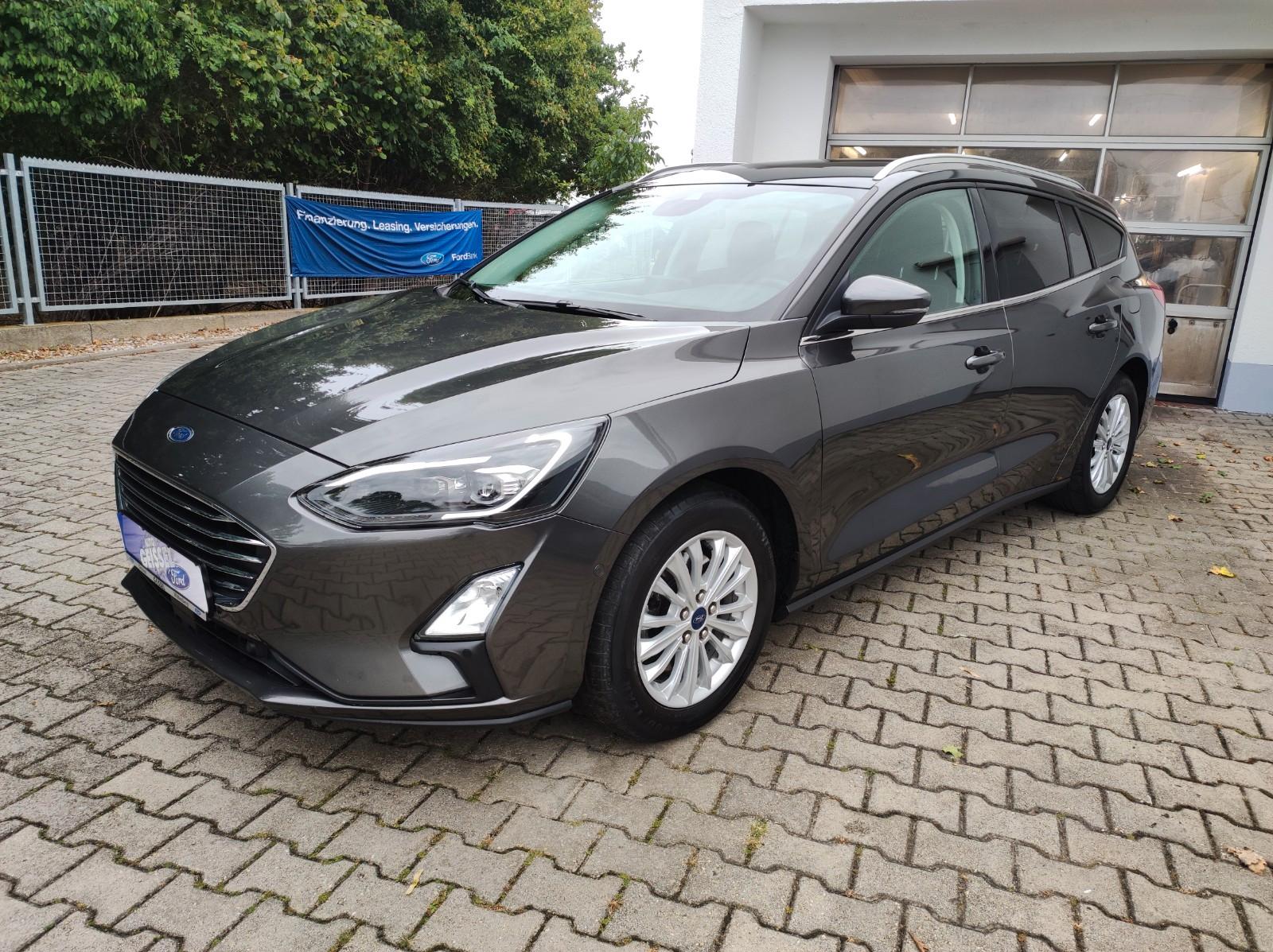 Ford Focus Turnier Titanium X,AHK.Panorama.Voll-LED
