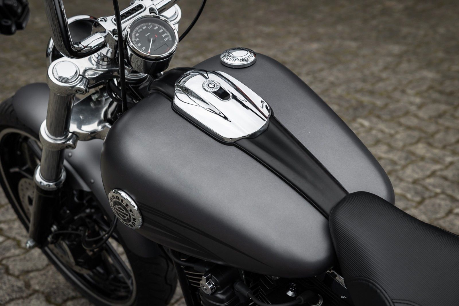 Fahrzeugabbildung Harley-Davidson FXSB Breakout 103 - Kesstech/ Fehling ApeLenker