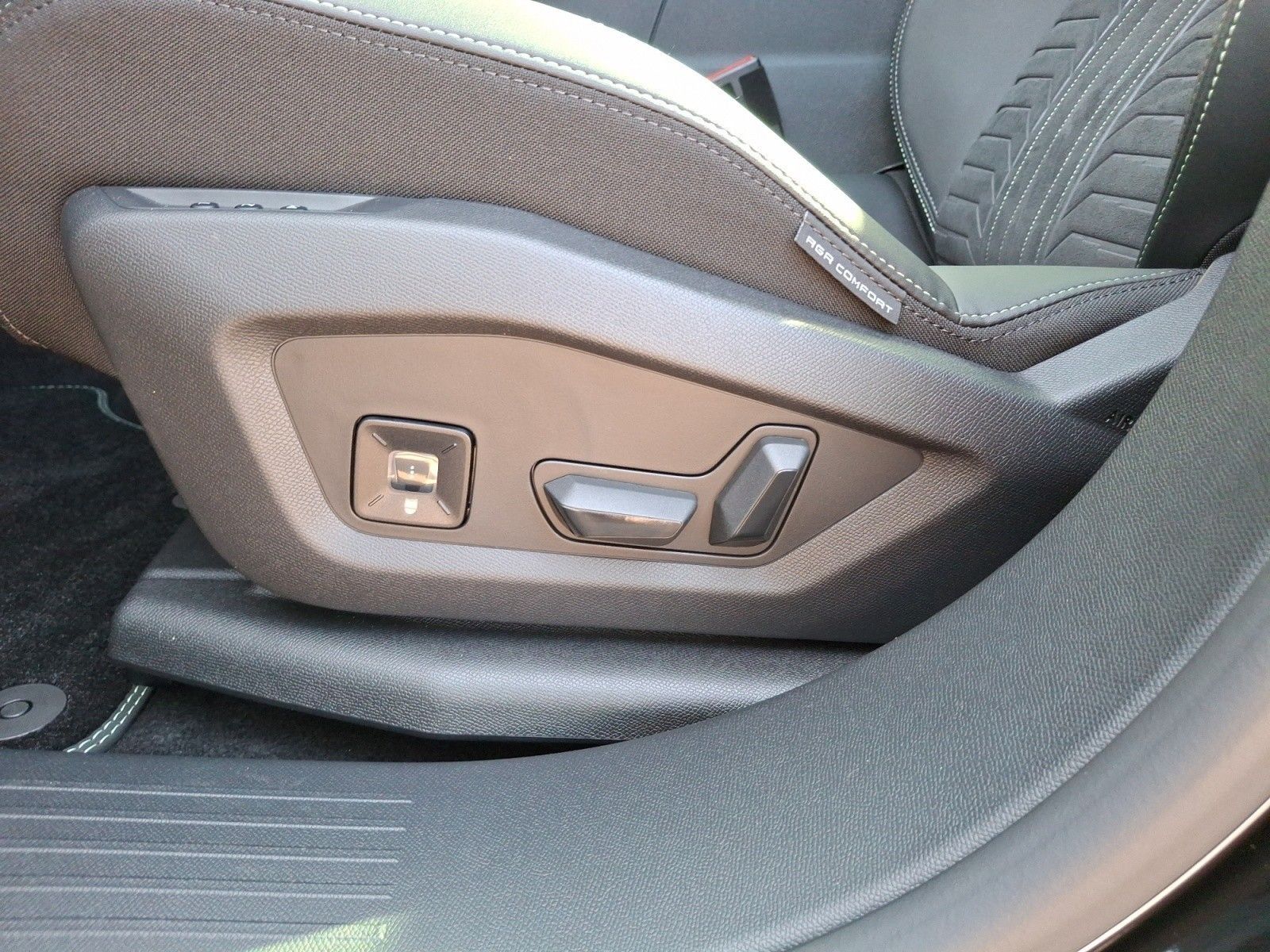 Peugeot e-3008 - Bild 20