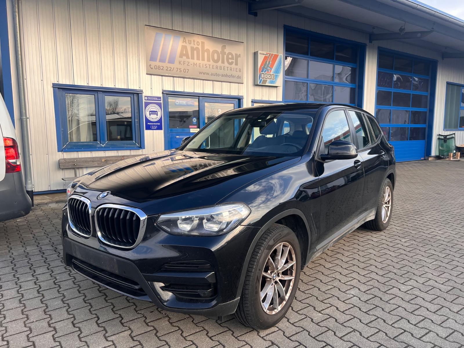 BMW X3 xDrive 20 i Advantage PANO NAVI