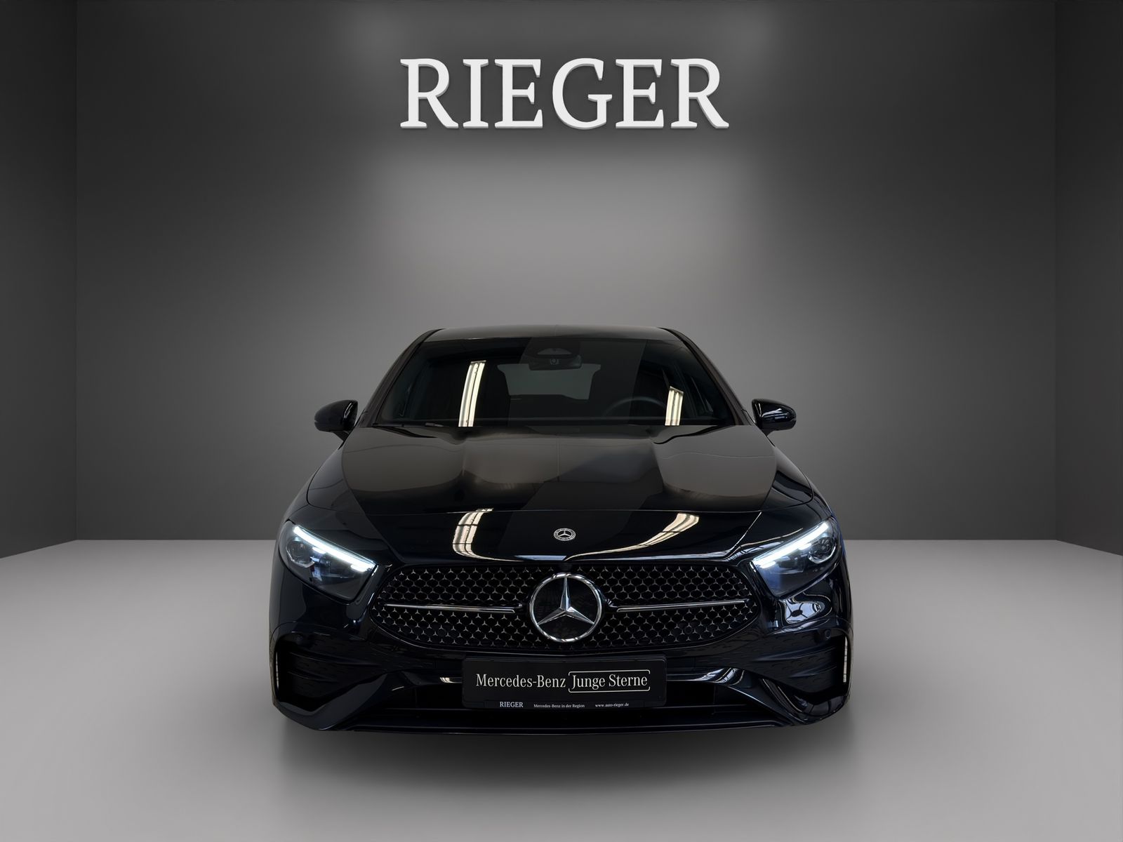Mercedes-Benz A 200 d AMG NIGHT Multibeam MEMORY Keyless 19 foto 2