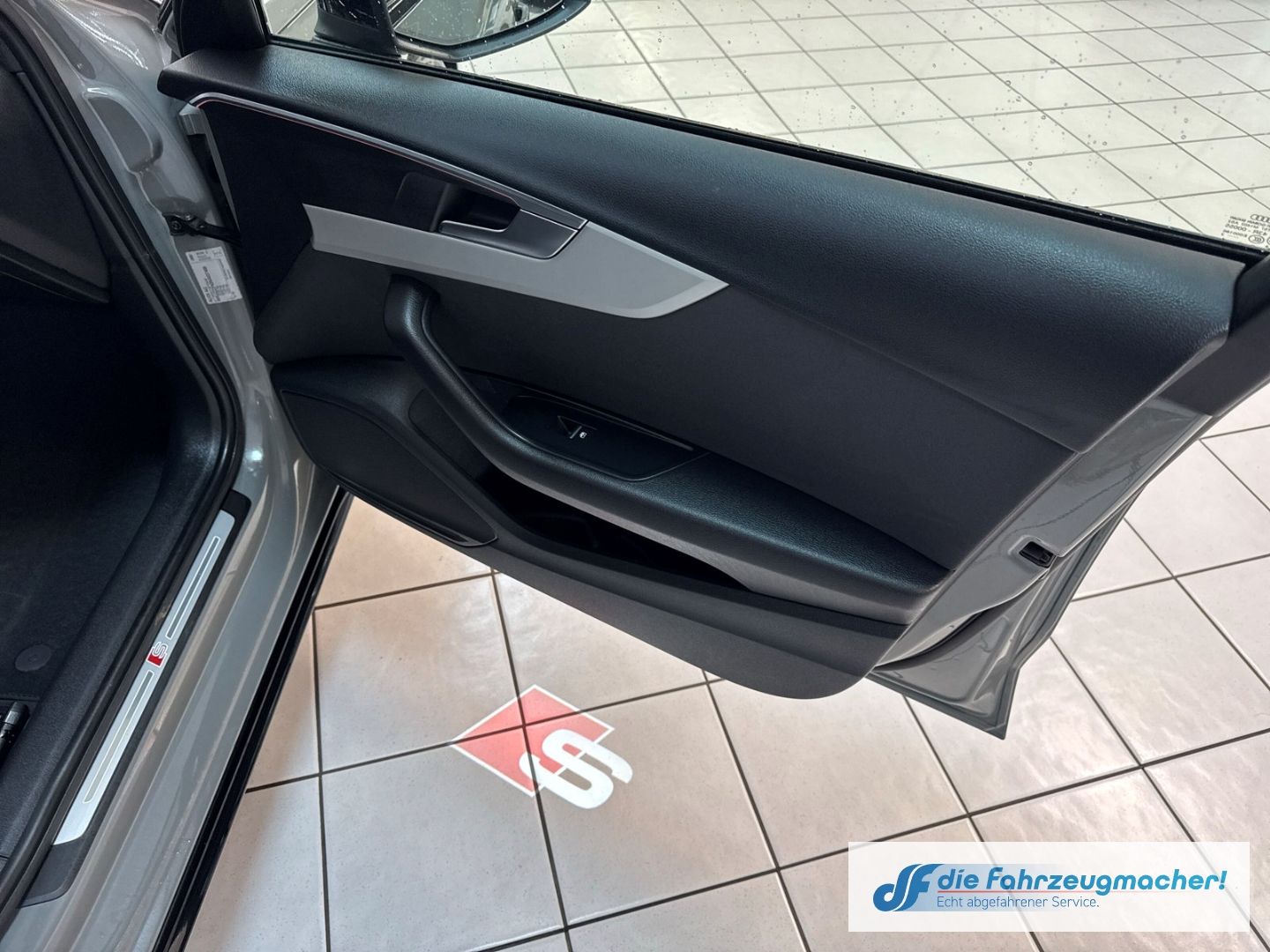 Fahrzeugabbildung Audi A4 Avant 40 TDI quattro S line 2.0 EU6d StandHZG