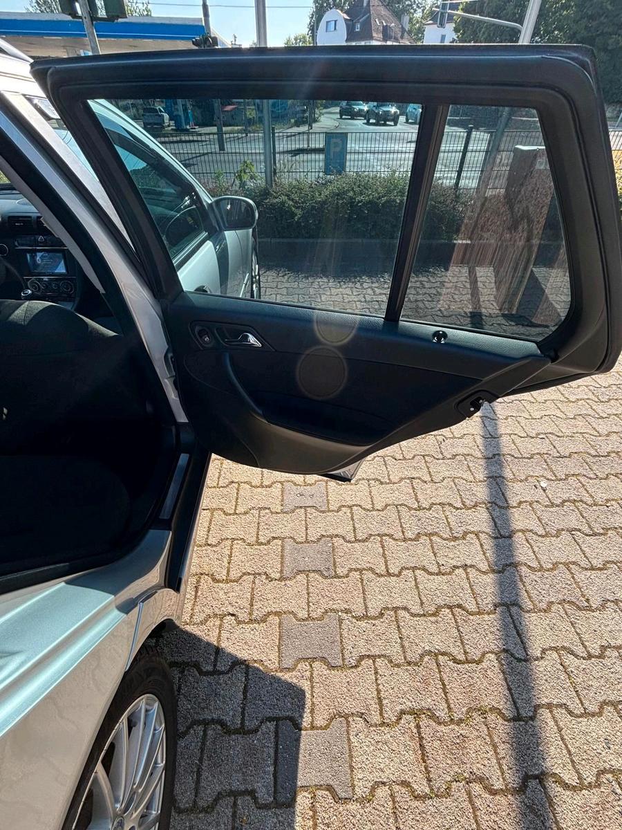 Mercedes-Benz C200 2005 — photo 11