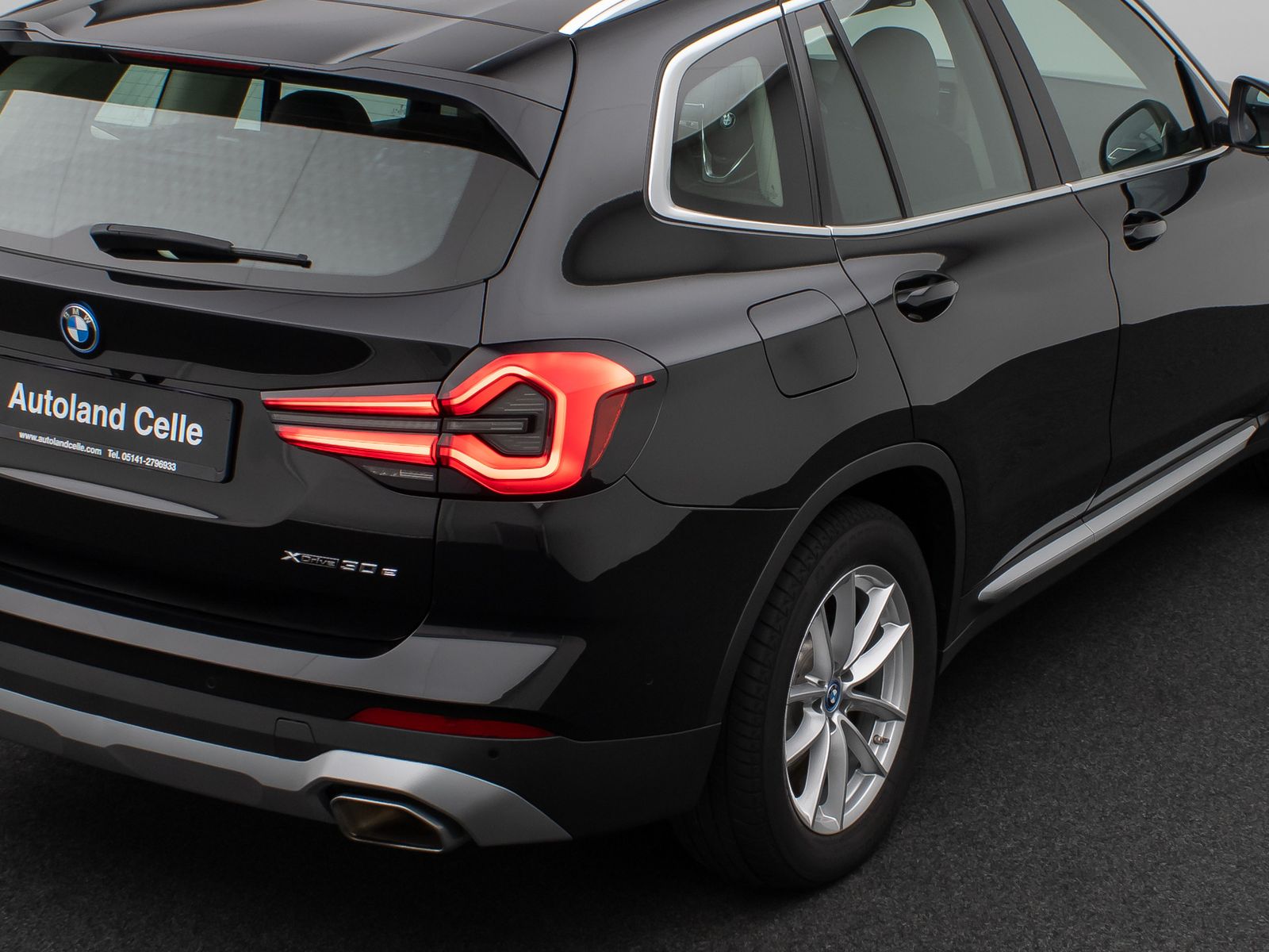 Fahrzeugabbildung BMW X3 xD30e Panorama Kamera Laser HUD DAB HiFi 18"