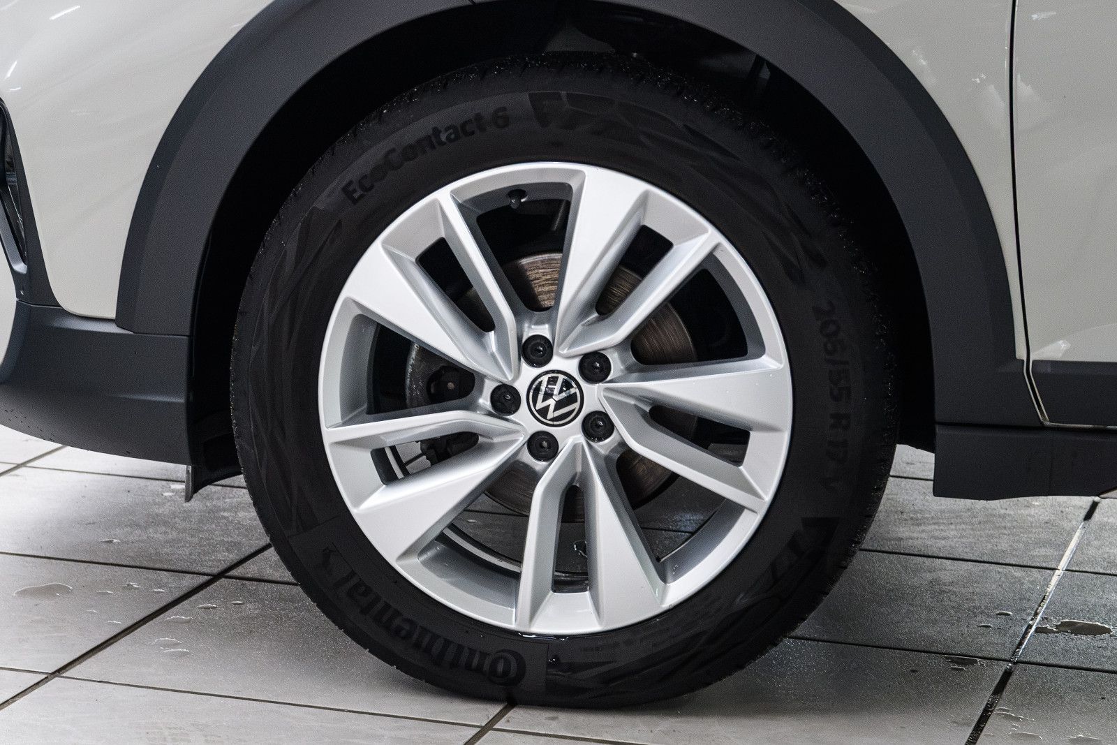 Fahrzeugabbildung Volkswagen Taigo Move+LED+SHZ+PANO+ALU+ACC+PANO+RFK+IQLIGHT