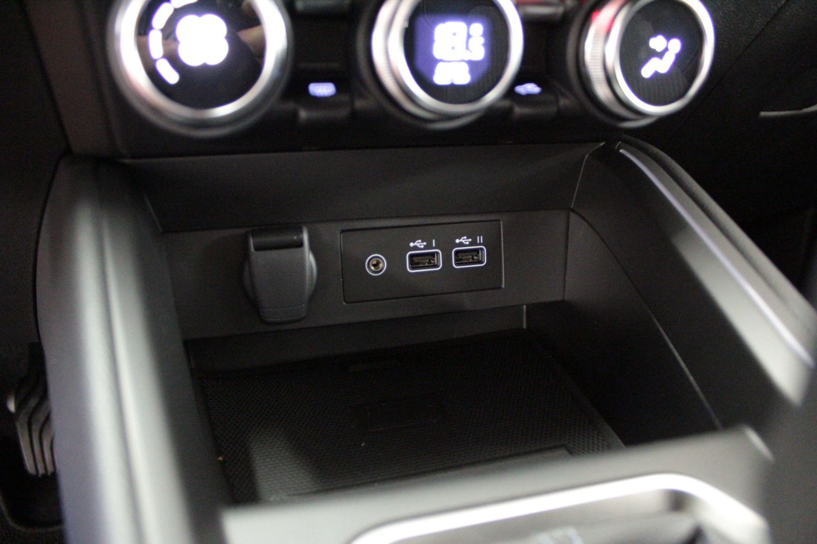 Fahrzeugabbildung Renault Clio TCe 90 Techno *Winter-Paket*Look-Paket*