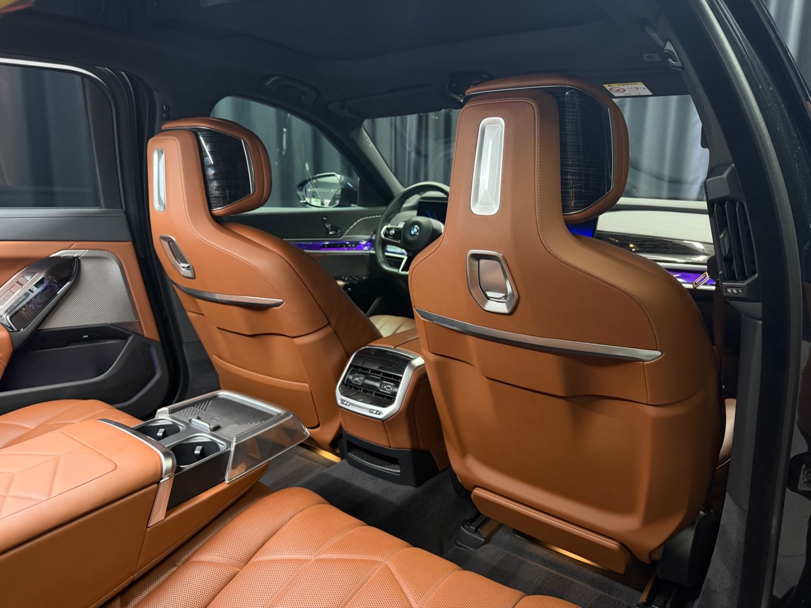 Fahrzeugabbildung BMW 750e xDrive M Sport Pro|TV|B&W|MASSAGE|SKY-LOUNG