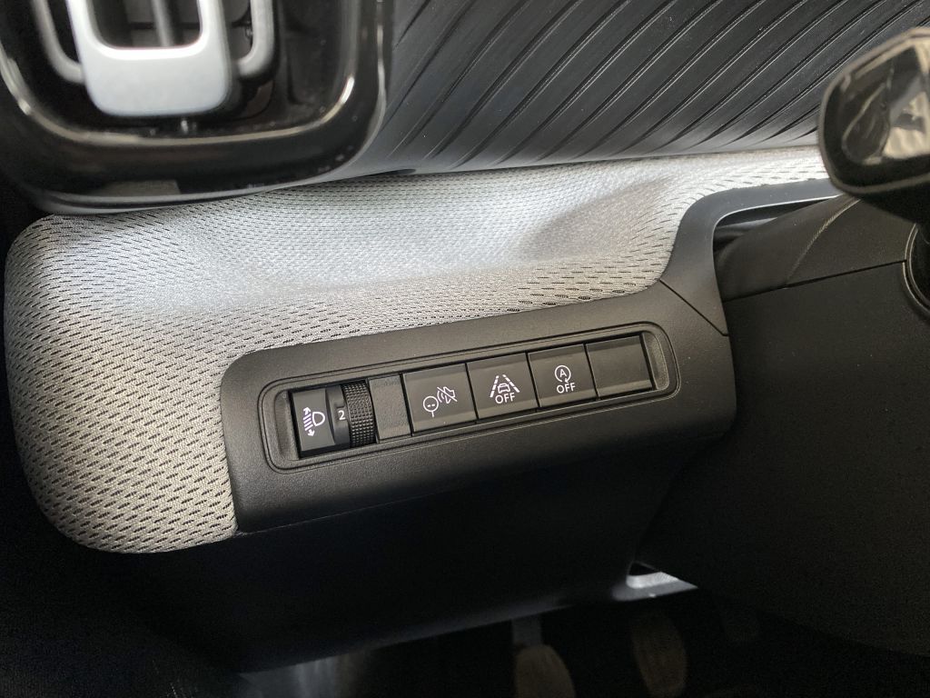 Fahrzeugabbildung Citroën C3 Turbo 100 MAX *Winter-Pak*CAM*Allwetter*Navi*