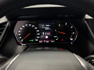 Fahrzeugverkauf 16 BMW 118 d Sport Line AT LED Shadow Line Navi