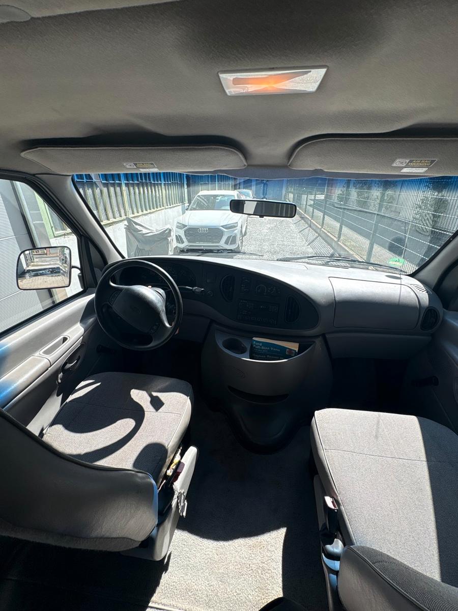 Ford E350 CLUB WAGON VAN V8 TÜV Neu