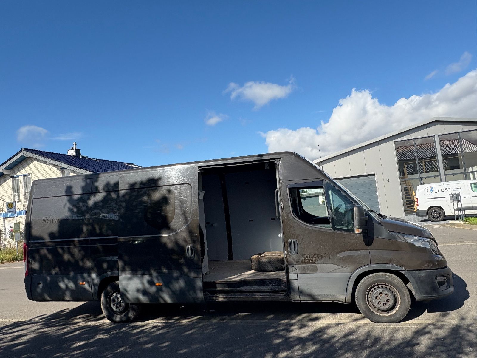 Fahrzeugabbildung Iveco Daily Kasten HKa 35 S ... V Radstand 4100/2-SITZ