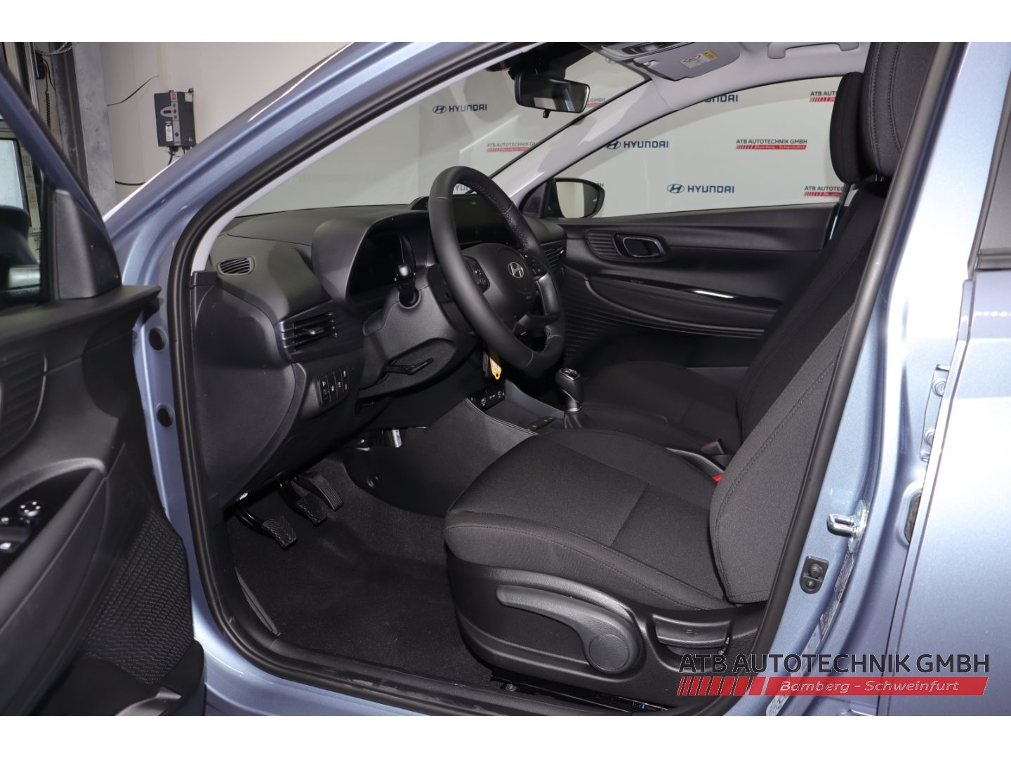 Fahrzeugabbildung Hyundai i20 Trend MY25 1.0 T-GDI 100 PS 6-MT 2WD Navi Ap