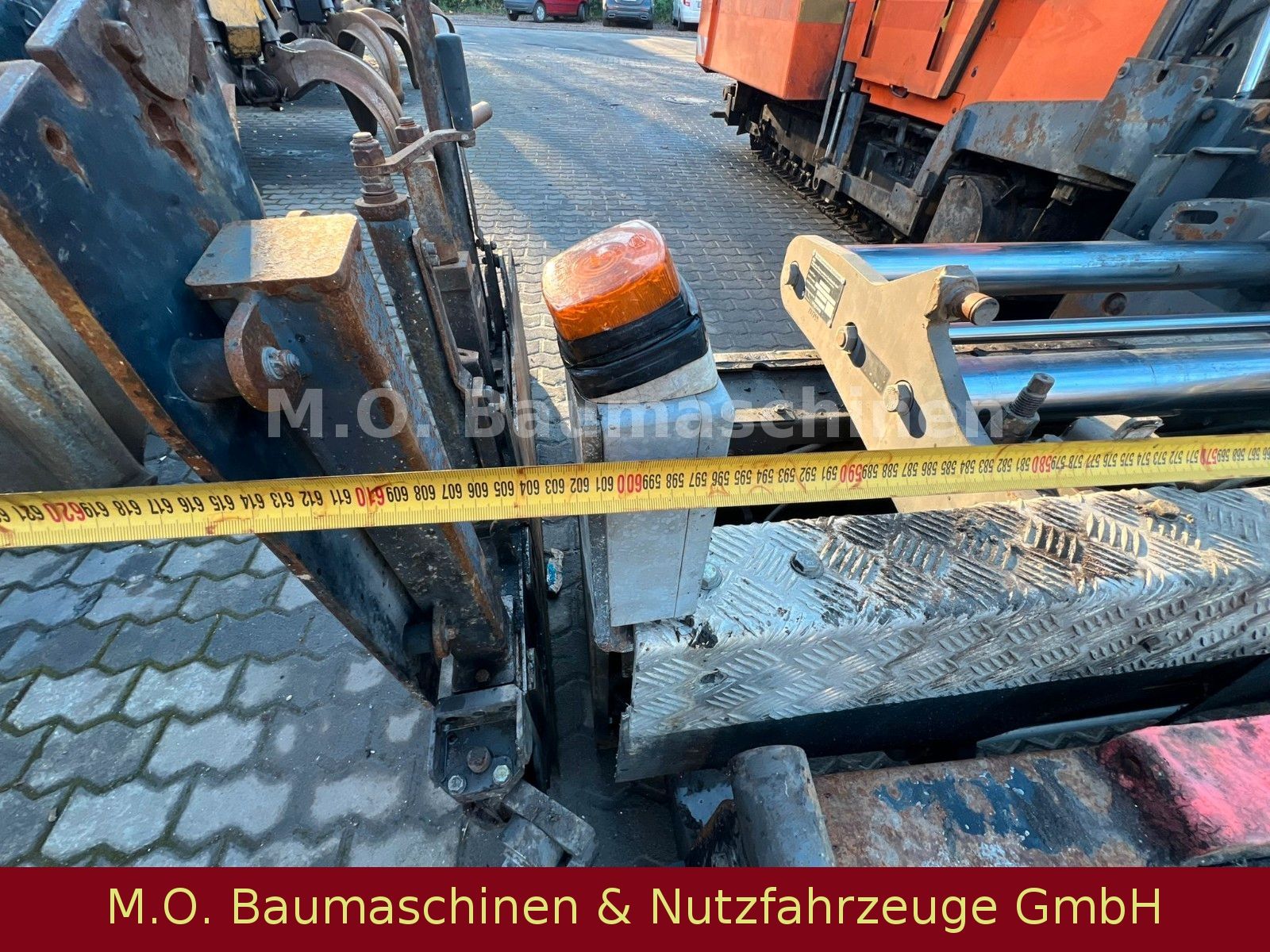 Fahrzeugabbildung ABG Volvo Titan 7820 / 6 m / VDT-V883 /