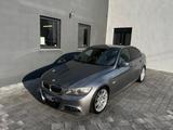 BMW 3 Lim. 330i Automatik/Navi/Leder/M-Paket - BMW 330 aus 2010