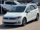 Volkswagen Touran Highline BMT/Start-Stopp Pano,Leder - Kleinbus bis 20.000 Euro