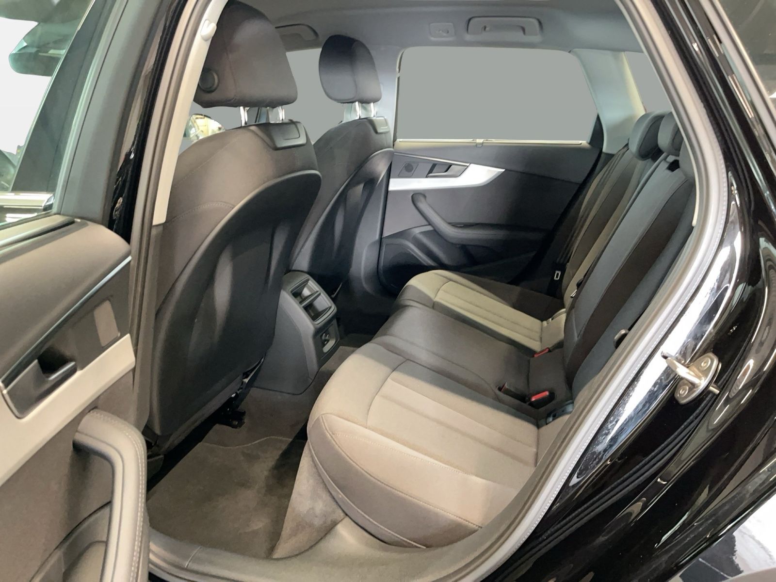 Audi A4 - Bild 10