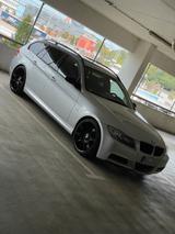 BMW 330D E91 - BMW 330 aus 2006: 330d